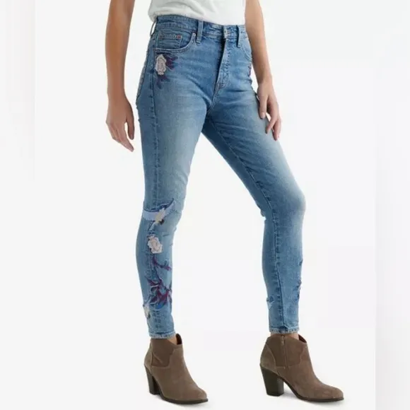 NWT Lucky Brand Jeans Bridgette Skinny Denim Size 12/31 Embroidered Hummingbird