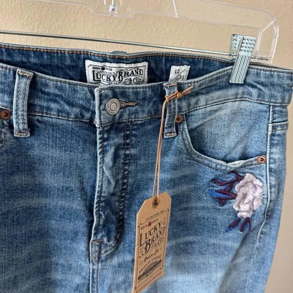 NWT Lucky Brand Jeans Bridgette Skinny Denim Size 12/31 Embroidered Hummingbird