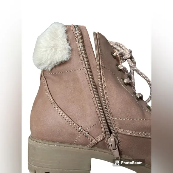 NWT Madden Girl Fritz Blush Pink Faux Fur Winter Snow Boots (size 10)