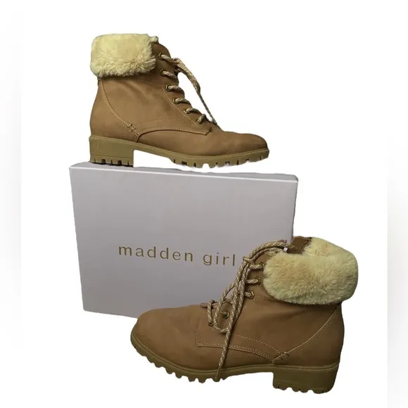 NWT Madden Girl Fritz Blush Pink Faux Fur Winter Snow Boots (size 10)
