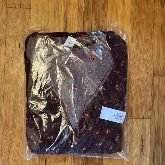 NWT Old Navy Puff-Sleeve V-Neck Crepe Midi Dress in Burgundy Ditsy Floral