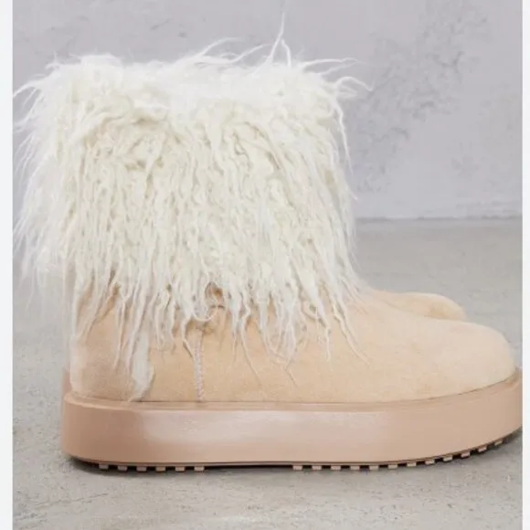 NWT - Pretty Little Thing Faux Fur Ankle Boot