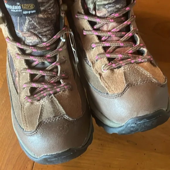 🌸NWT PRO LINE Waterproof “Girls with Guns” Camouflage Boots - Womens size 6