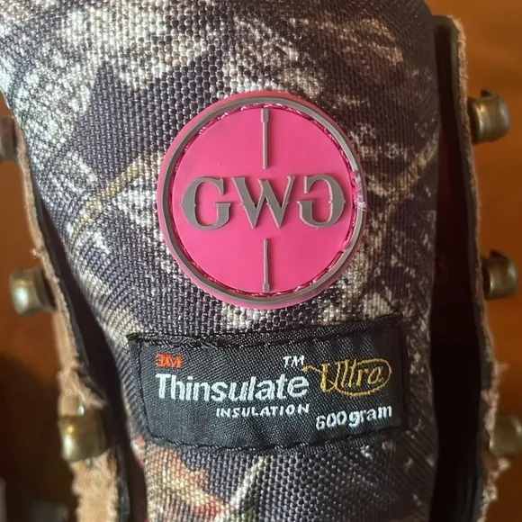 🌸NWT PRO LINE Waterproof “Girls with Guns” Camouflage Boots - Womens size 6