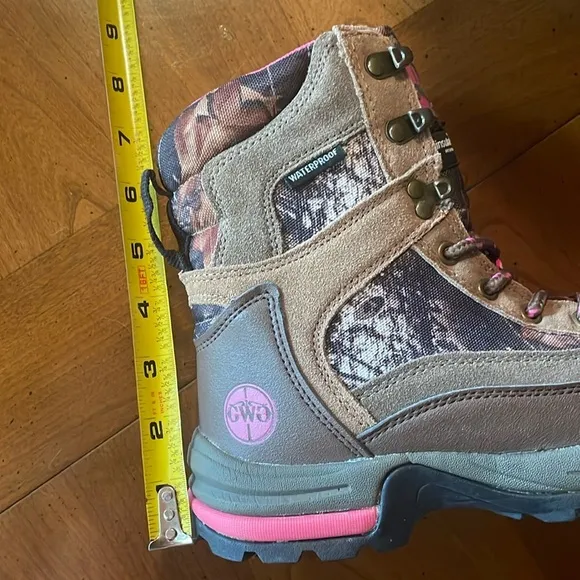 🌸NWT PRO LINE Waterproof “Girls with Guns” Camouflage Boots - Womens size 6