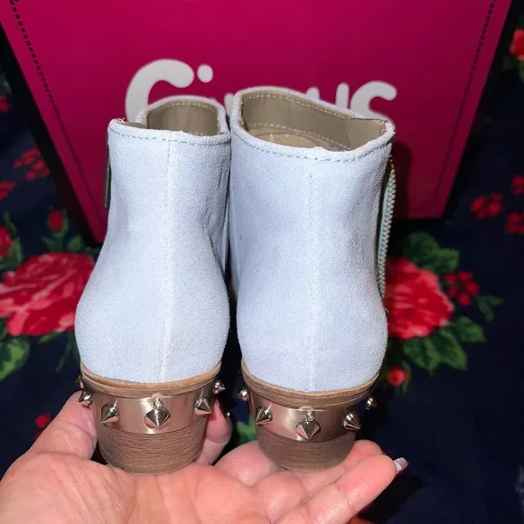 NWT SAM EDELMAN ”Holt” Baby Blue REAL Suede Leather Studded Booties / Boots