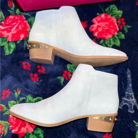 NWT SAM EDELMAN ”Holt” Baby Blue REAL Suede Leather Studded Booties / Boots