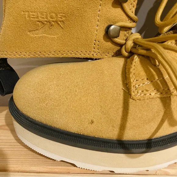 NWT Sorel Hi-Line Women’s Lace Up Waterproof Suede Boots Size 9.5