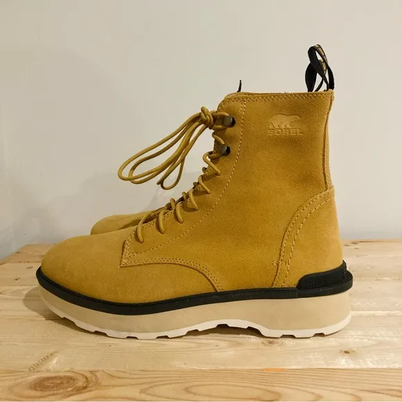 NWT Sorel Hi-Line Women’s Lace Up Waterproof Suede Boots Size 9.5