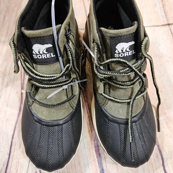NWT Sorel | Out N About Green Waterproof Boots