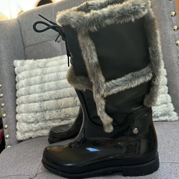 NWT Stuart Weizmann faux-fur trimmed rain,winter boots