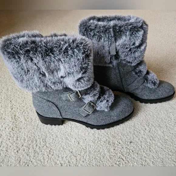 NWT Talbots Tish Buckle Faux Fur Trim Flannel Ankle Boots Grey Gray Women's 7.5
