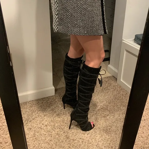NWT Vince Camuto Maddy Laced Boots Black Suede