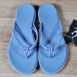 OluKai AKA Sandals Womens Size 8 Cloud Blue Beach Slippers Flip Flops 20509-3N3N