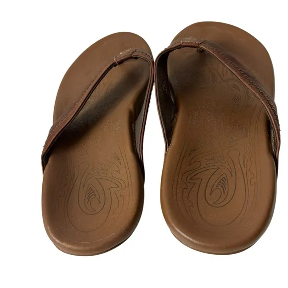 OluKai Hiapo Leather Beach Sandals Mens Flip Flop Brown Size US 10 EU 43