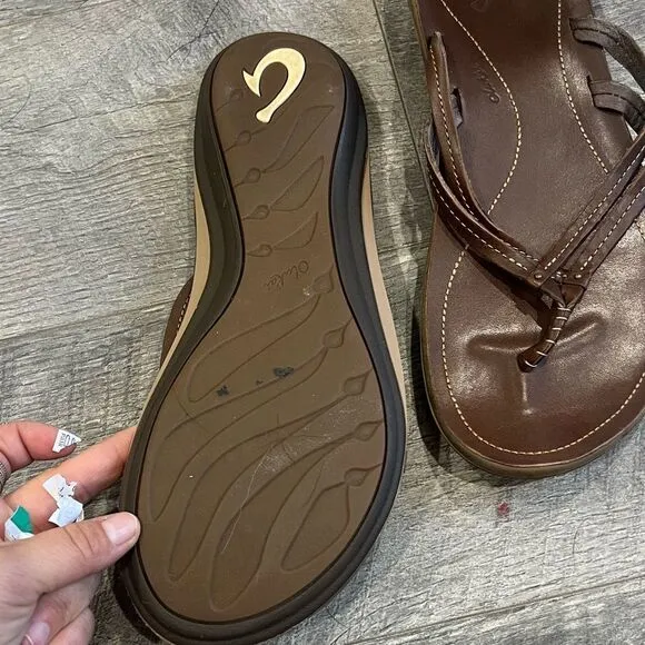 OLUKAI U'i Women's Beach Sandals, Premium Leather Flip-Flop