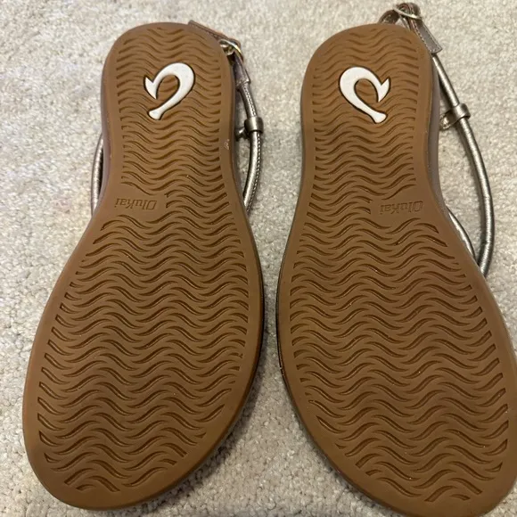 Olukai Womens Sandals Waiau rose gold size 7