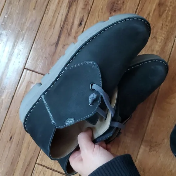 On Foot Navy Blue Suede Chukka Boots