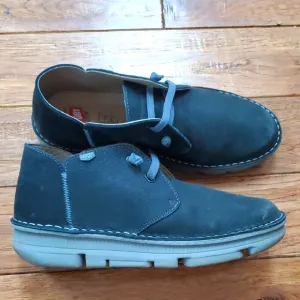 On Foot Navy Blue Suede Chukka Boots