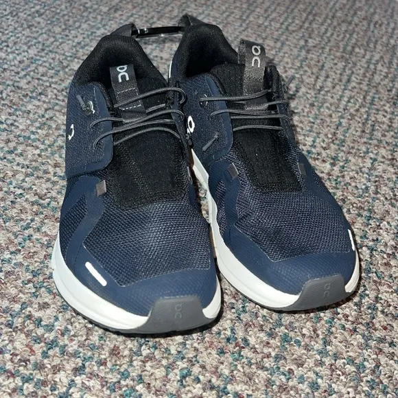 On Running Cloud Sky Big Kids Shoes size 4.5Y