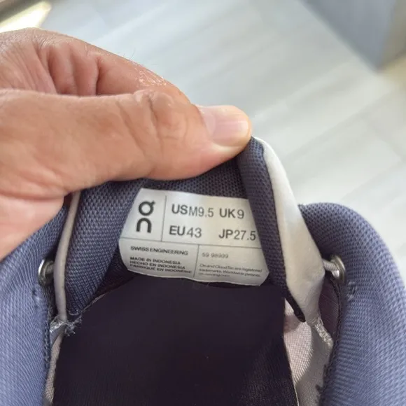 On Running Men's Gray Running Shoes (Cloud 5)