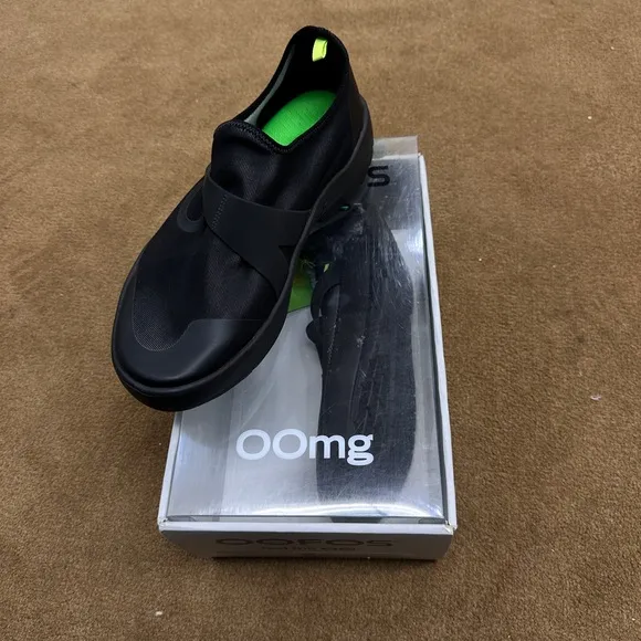 OOFOS Black OOMG Men’s Low