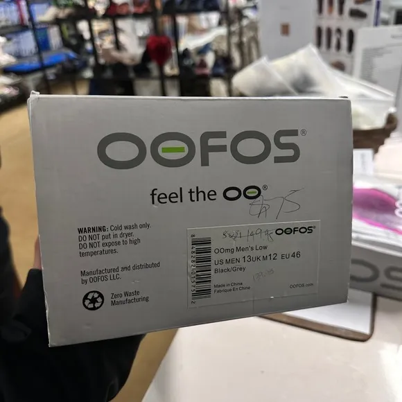 OOFOS Black OOMG Men’s Low