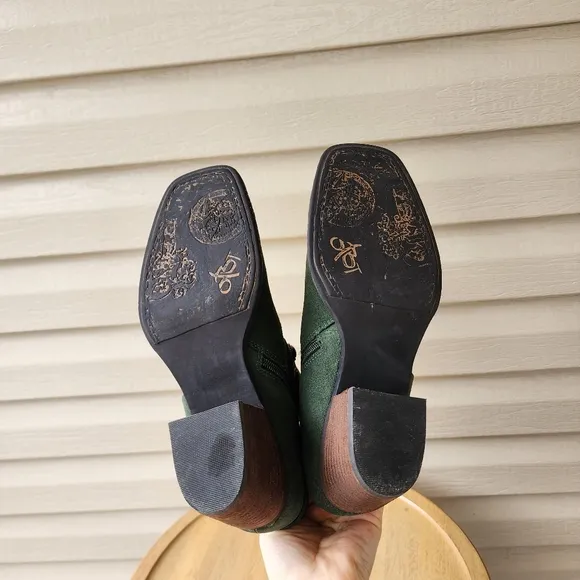 OTBT women's Dugas green suede boots