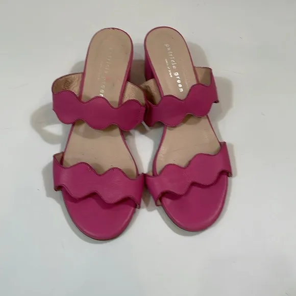 Patricia Green Pink Sandals Size 7 Low Block Heel Scalloped Pink Straps