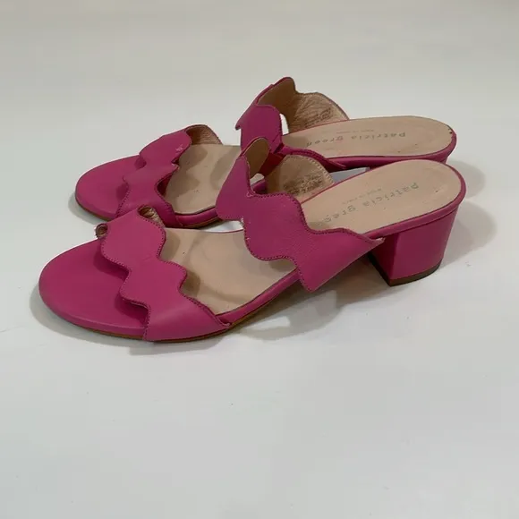 Patricia Green Pink Sandals Size 7 Low Block Heel Scalloped Pink Straps
