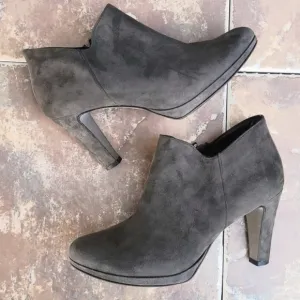 Paul Green ankle boots gray suede heeled bootie