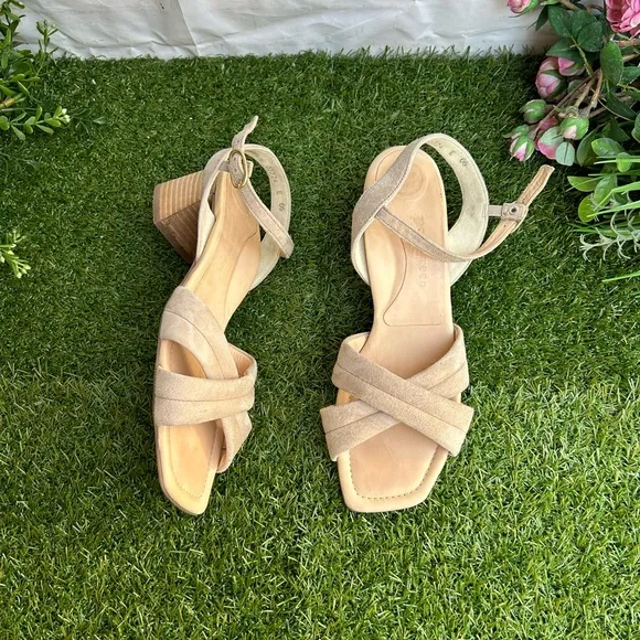 PAUL GREEN Lexi Block Heel champagne Nude suede Leather sandals  Uk 3 US 5.5 new
