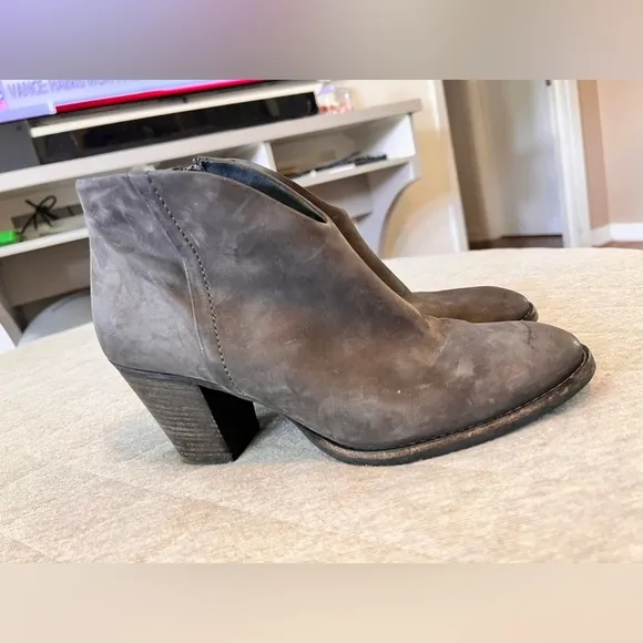 PAUL GREEN Sz US 9.5 Delgado Grey Suede Ankle Bootie Boots Orig $485