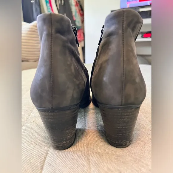 PAUL GREEN Sz US 9.5 Delgado Grey Suede Ankle Bootie Boots Orig $485