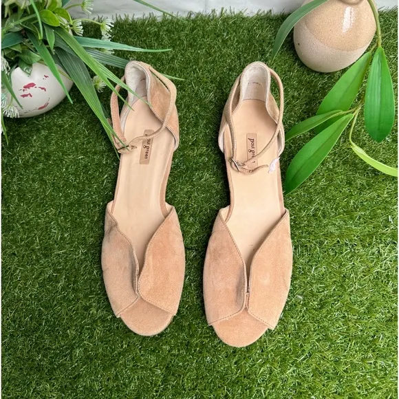 PAUL GREEN🍂🍂Kary  Nude suede leather flats Size 9