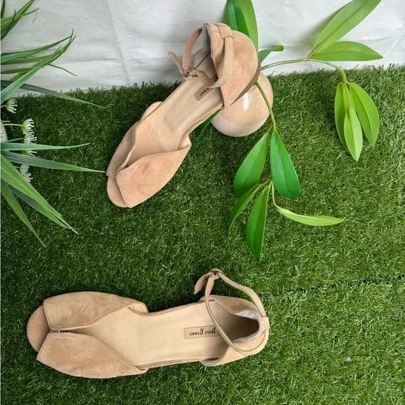 PAUL GREEN🍂🍂Kary  Nude suede leather flats Size 9