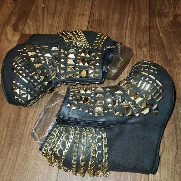 Privileged Rivoli Boots