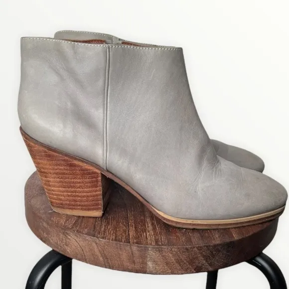 RACHEL COMEY Mars Gray Leather Ankle Boot Bootie, Size 7