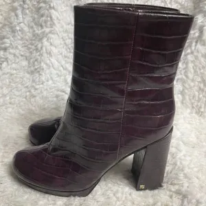 Rachel Zoe  Maya Deep Mahogany Croc-Embossed Faux leather Platform Boots lSZ8.5