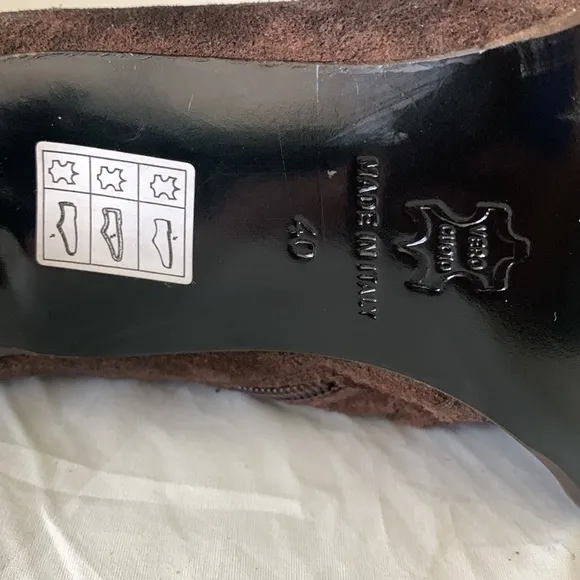 Rare “Osvaldo Pericoli” Suede Ankle Heel Boots
