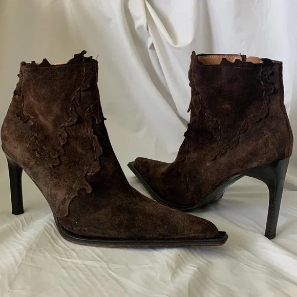 Rare “Osvaldo Pericoli” Suede Ankle Heel Boots
