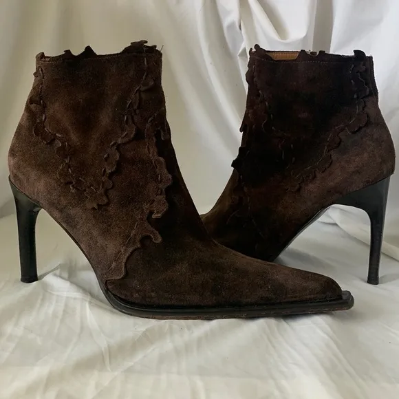 Rare “Osvaldo Pericoli” Suede Ankle Heel Boots