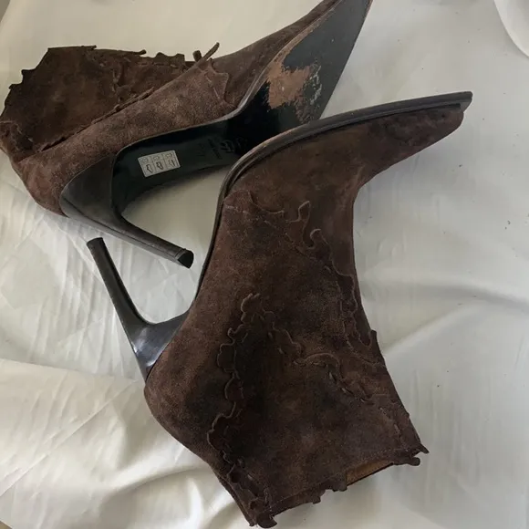 Rare “Osvaldo Pericoli” Suede Ankle Heel Boots