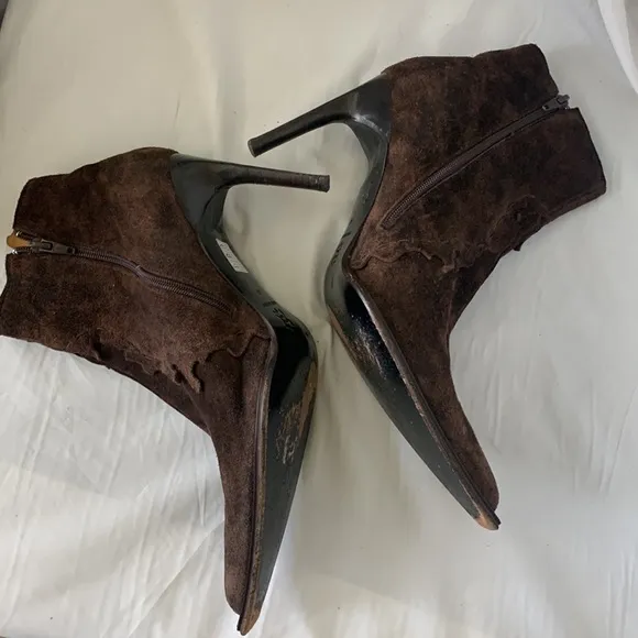 Rare “Osvaldo Pericoli” Suede Ankle Heel Boots