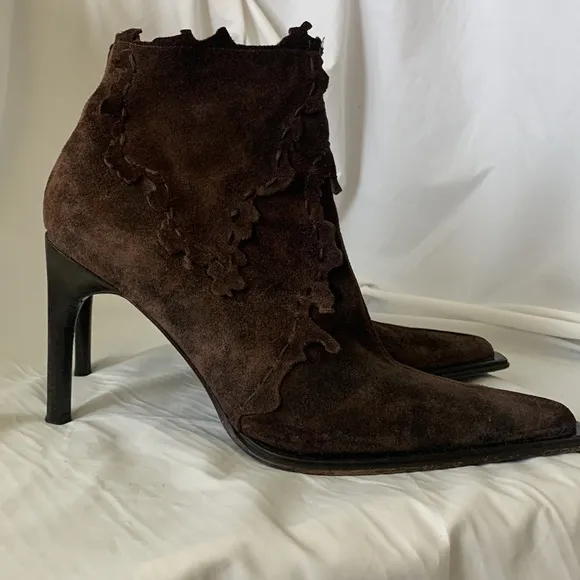Rare “Osvaldo Pericoli” Suede Ankle Heel Boots