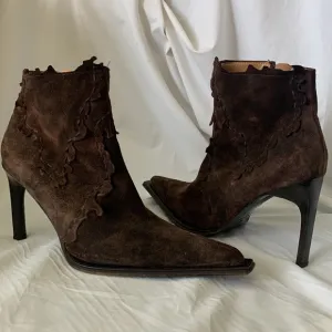 Rare “Osvaldo Pericoli” Suede Ankle Heel Boots
