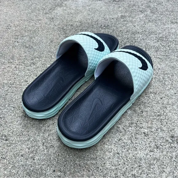 RARE WMNS NIKE BENASSI SOLARSOFT SLIDES JDI ICE BABY BLUE DARK NAVY BLUE SOLAR
