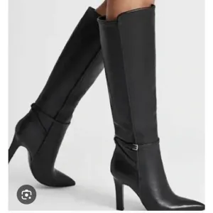 Reiss Caitlyn Leather Knee Boot in Black NWOB Size  38