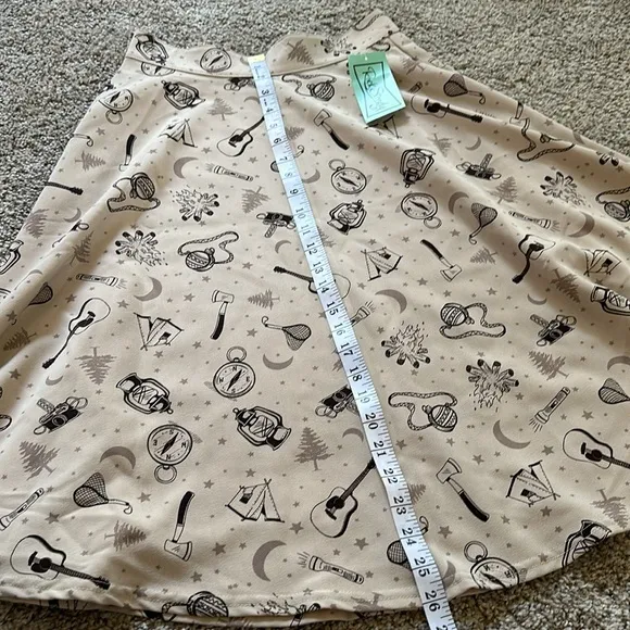 Rock Steady NWT Beige/Brown Campfire Guitars Camping Theme Retro Skirt M