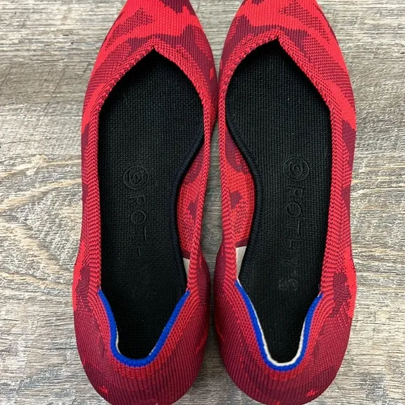 Rothy’s THE POINT -Red Camo Size 7.5